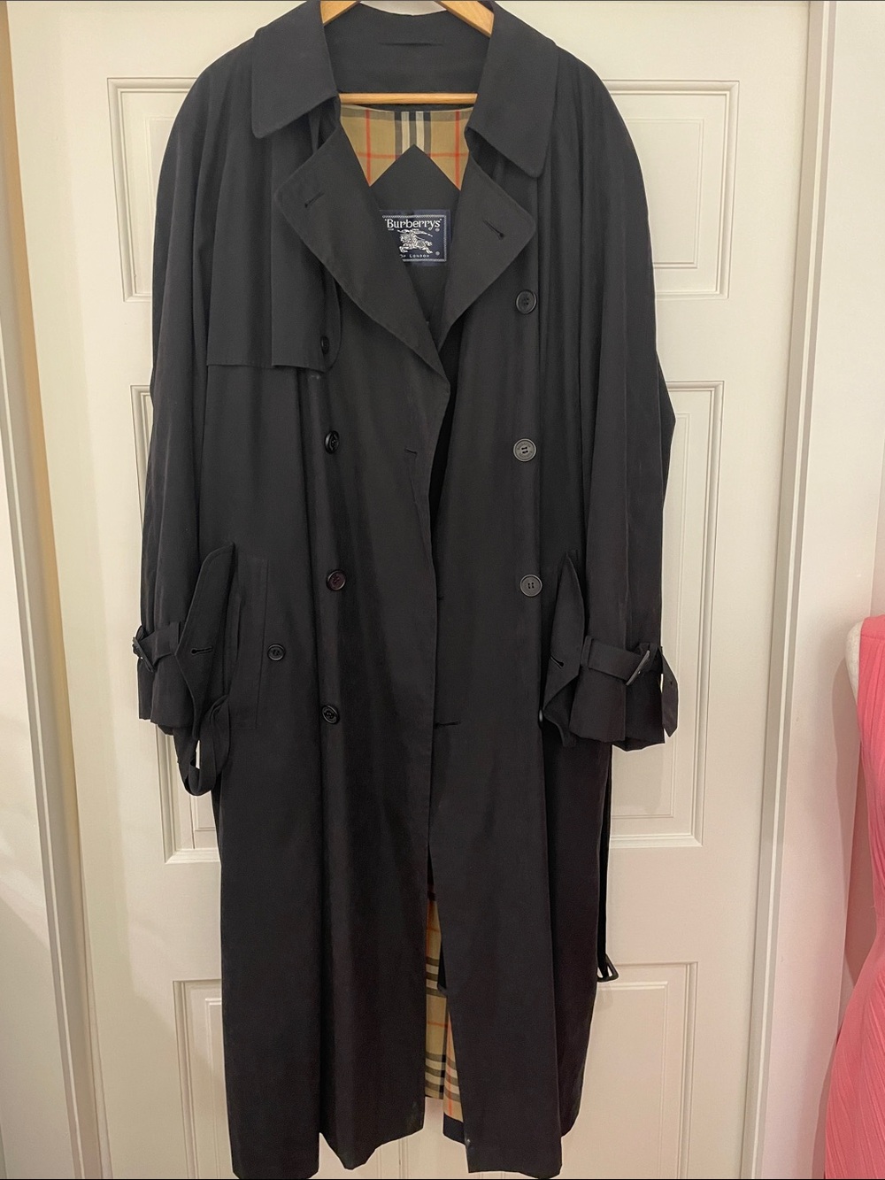 Burberry Black Trench Coat with Classic Check Lining Men’s